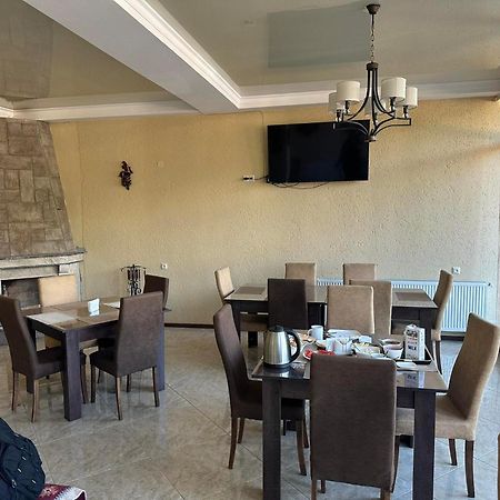 Hotel Iveria Kazbegi Eksteriør bilde