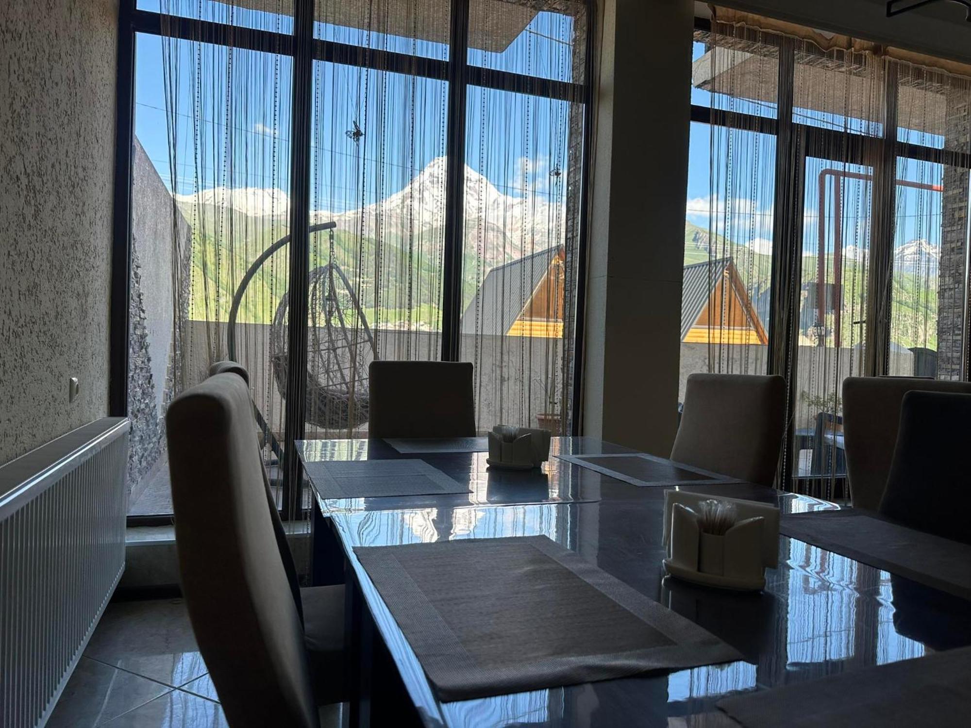 Hotel Iveria Kazbegi Eksteriør bilde