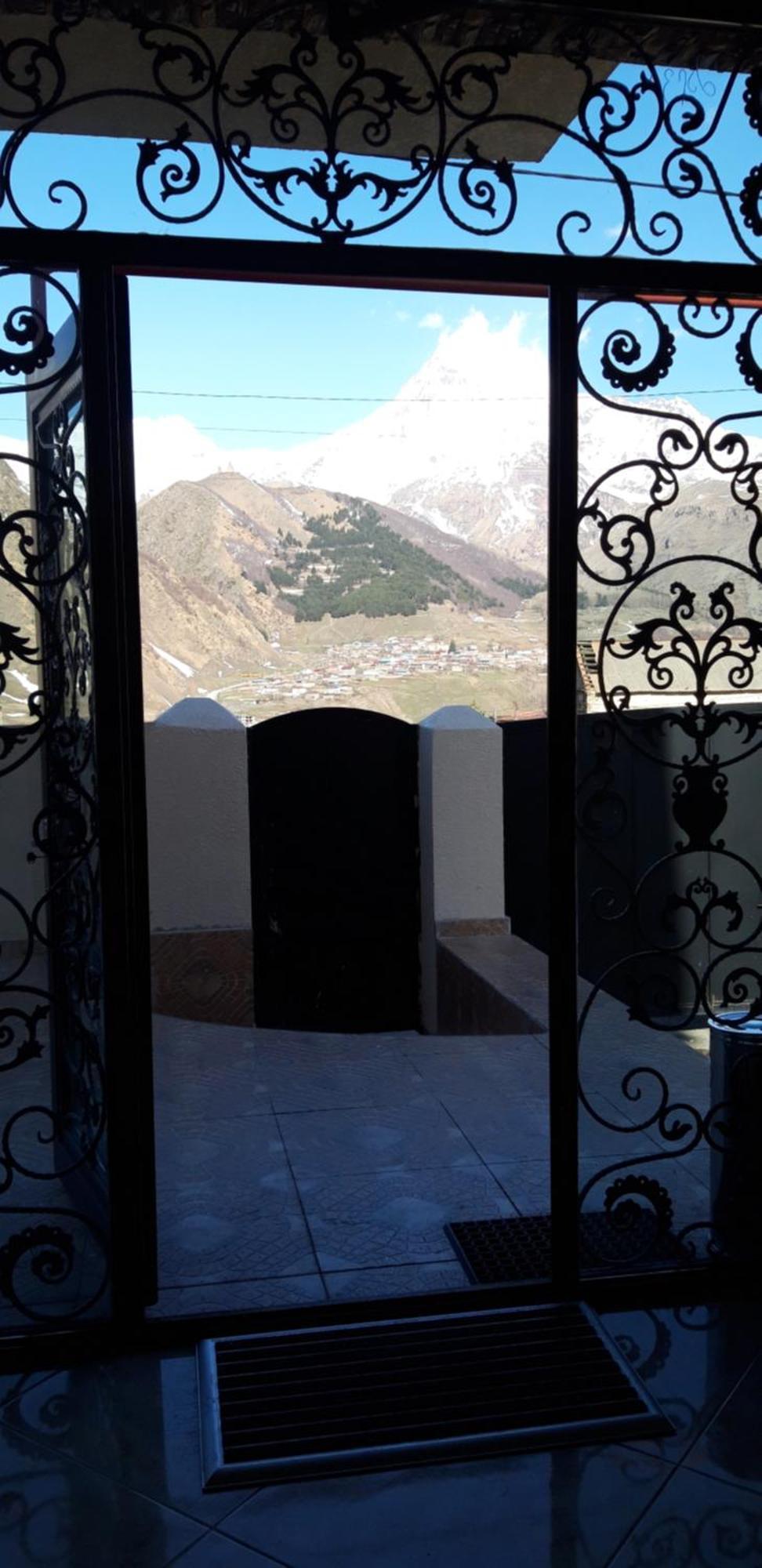 Hotel Iveria Kazbegi Eksteriør bilde