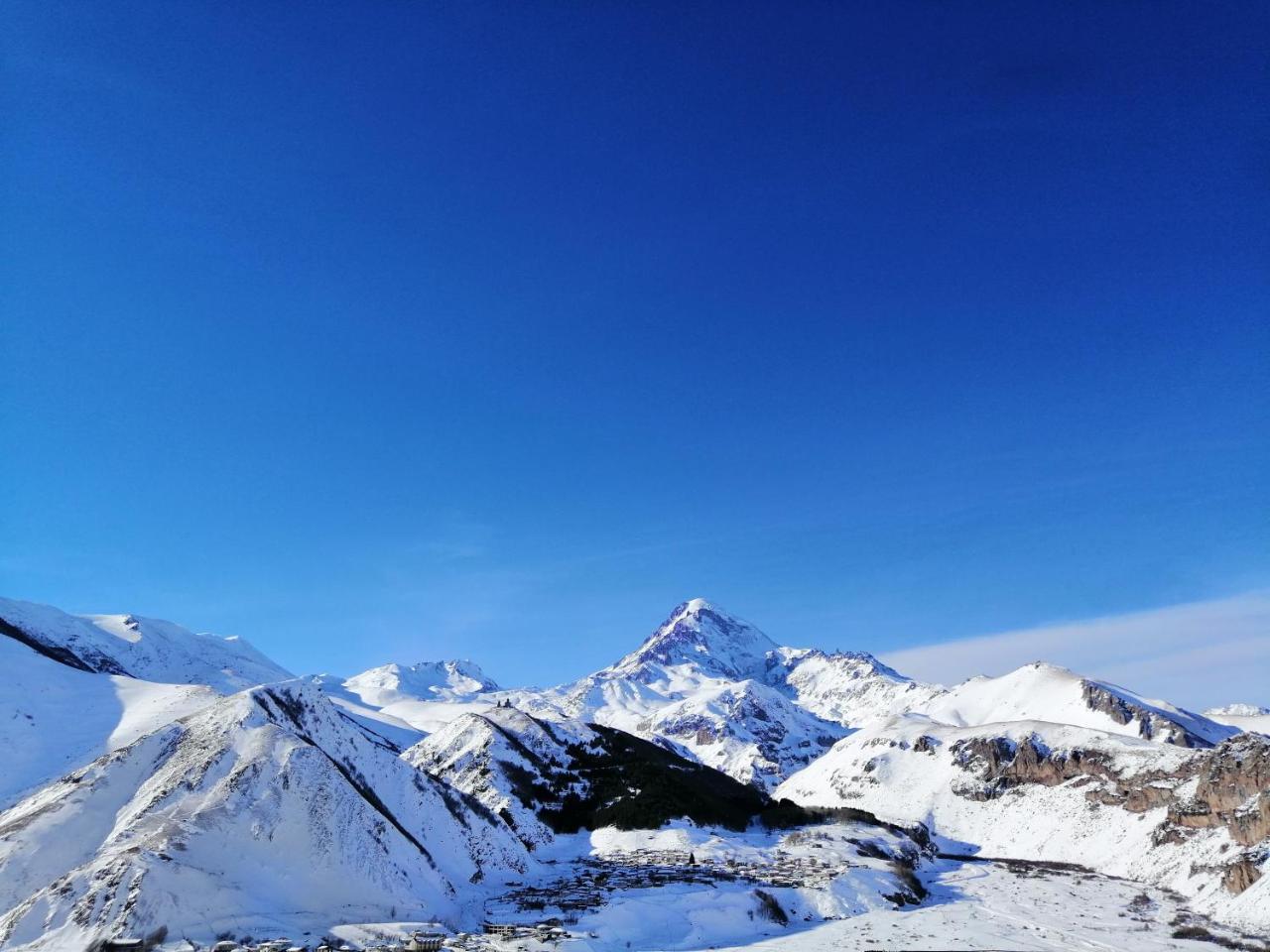 Hotel Iveria Kazbegi Eksteriør bilde